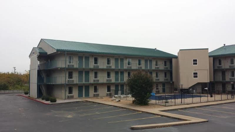 Days Inn By Wyndham Harrison Exteriör bild
